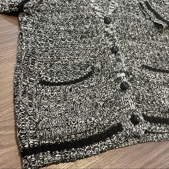 Small Oversized Button Up Cardigan | Streetwear - Picture 5 of 5